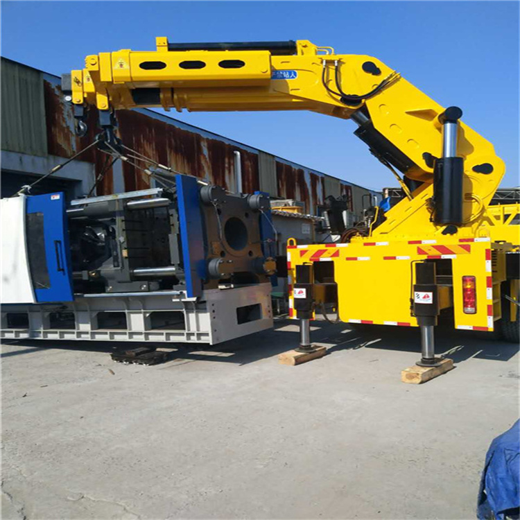 高安 大吨位折臂吊出租费用解析：一小时租赁多少钱