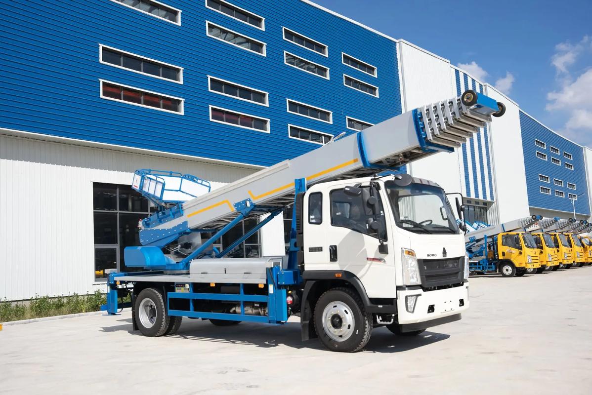 高安出租云梯车高空作业车 建筑垃圾搬运